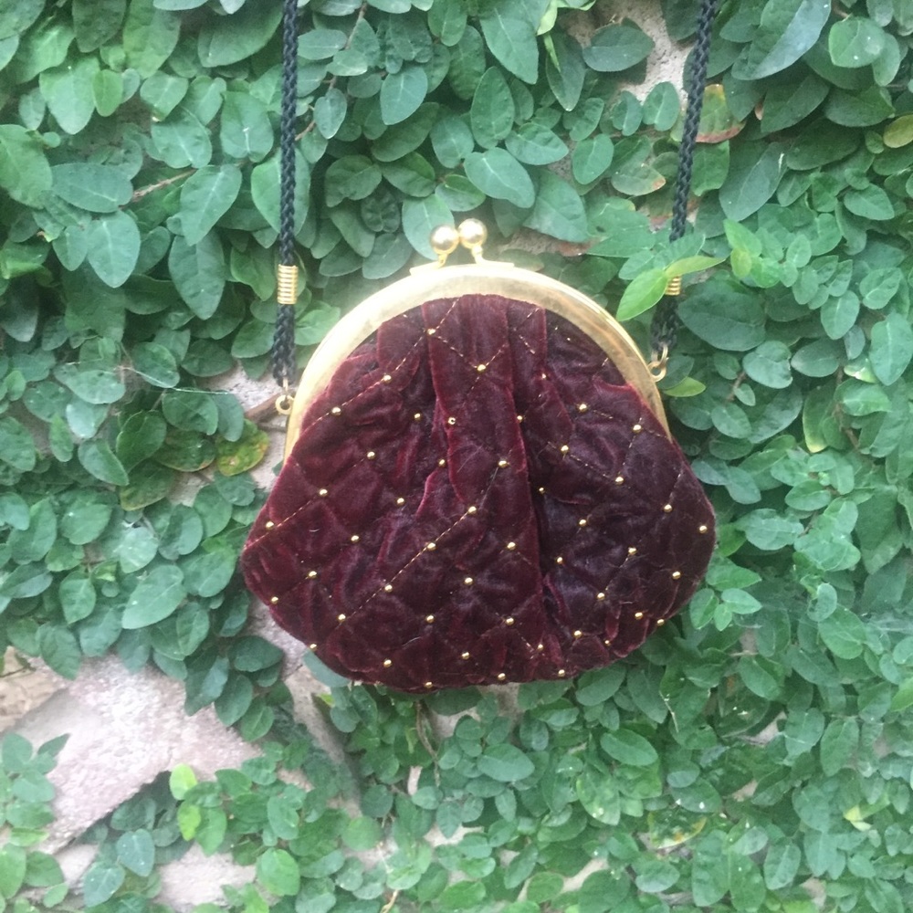 Vintage purple clasp purse